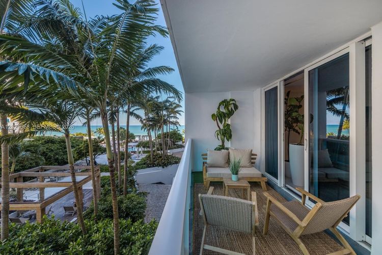 Roney Palace #519 image #14