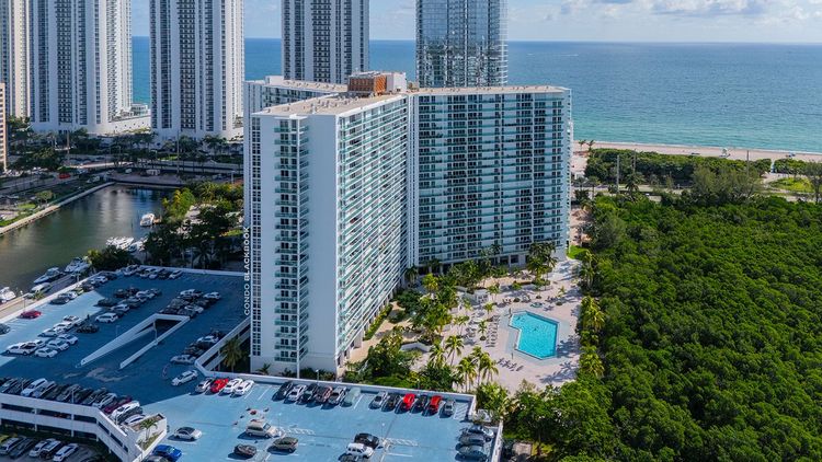 Arlen House image #3