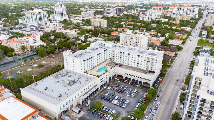 Douglas Grand image #6