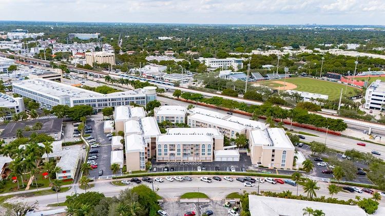 University Inn image #3