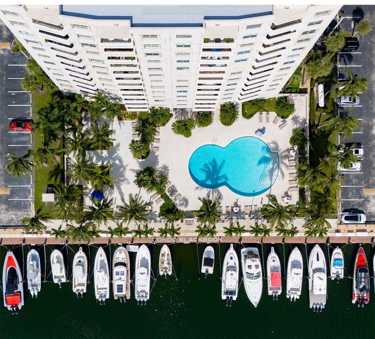 Gables Waterway Towers image #6