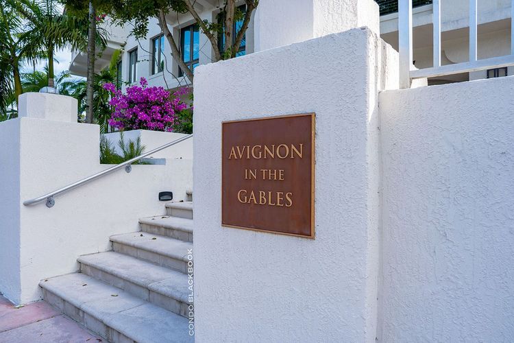 Avignon in the Gables image #8