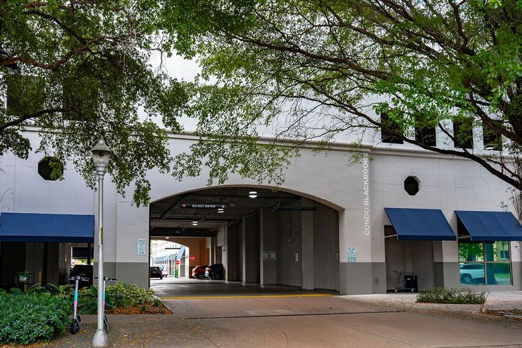 Douglas Grand image #7