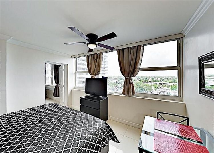 Ocean Manor #805 image #16