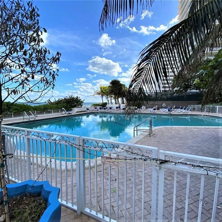 Ocean Manor #805 image #25