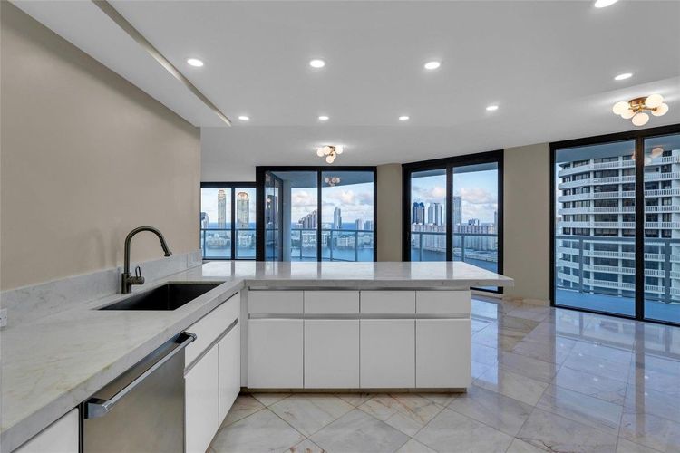 Williams Island 4000 #2607 image #16