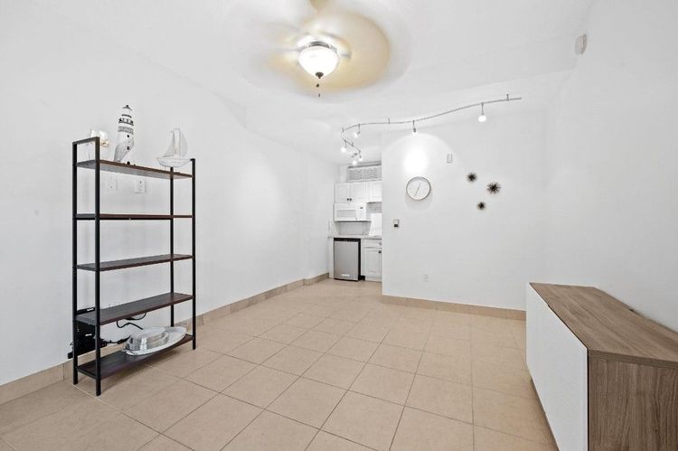 The Vue #201 image #26