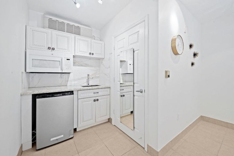 The Vue #201 image #27