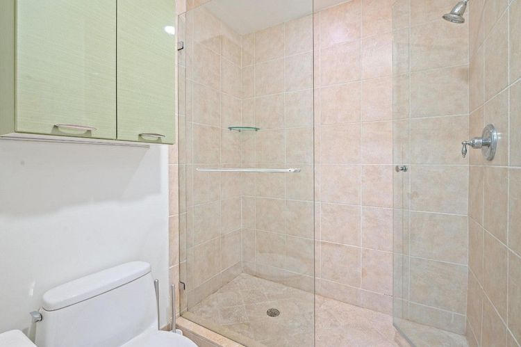 The Vue #201 image #28