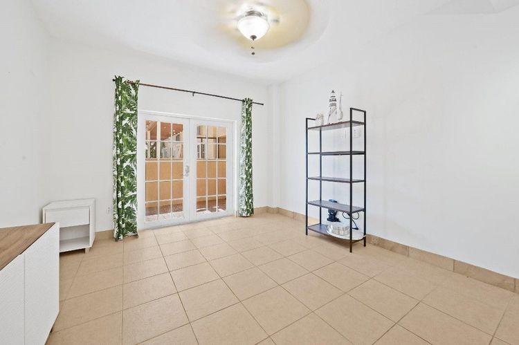 The Vue #201 image #29