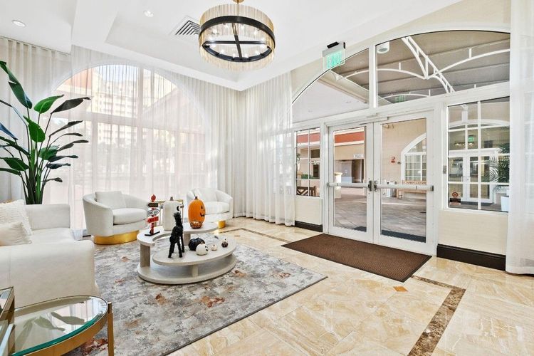 The Vue #201 image #34