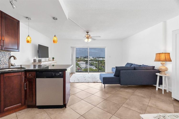Lauderdale Tower #8E image #9