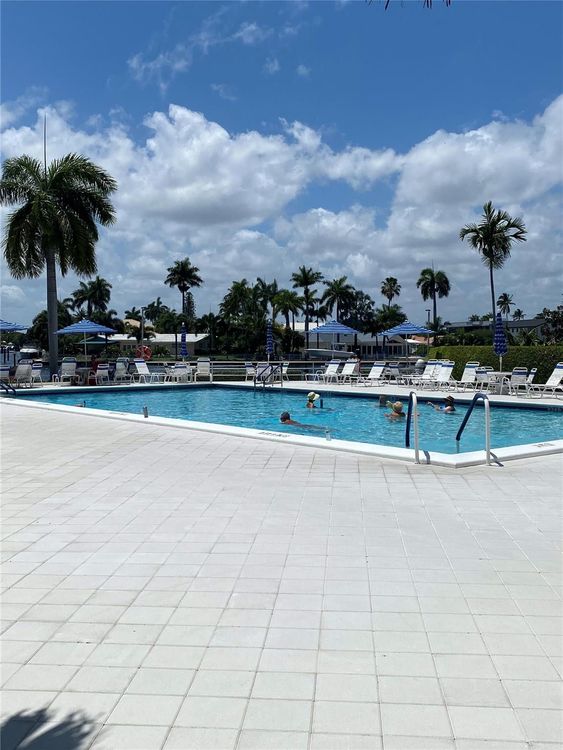 Coral Ridge Towers North #1417 image #25