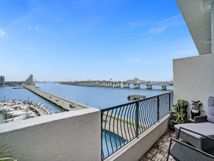 The Venetia #T4(704) image #39