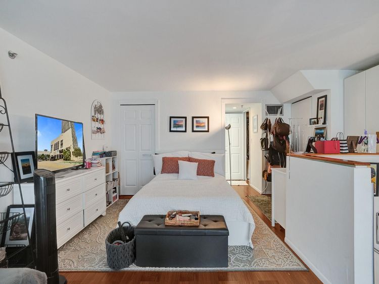 The Venetia #T4(704) image #40