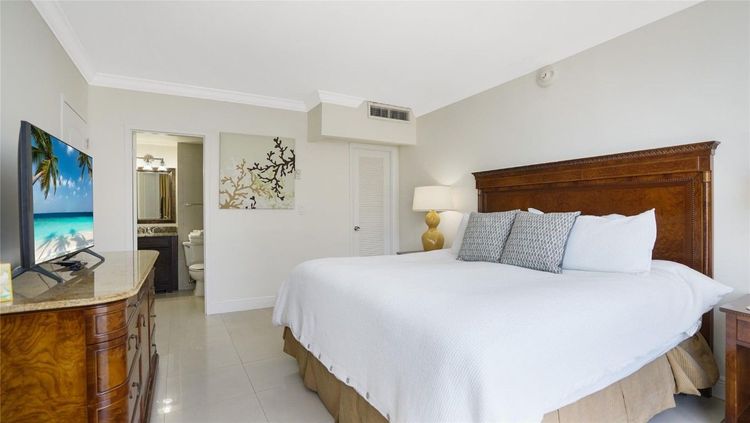 Ocean Manor #1015 image #18