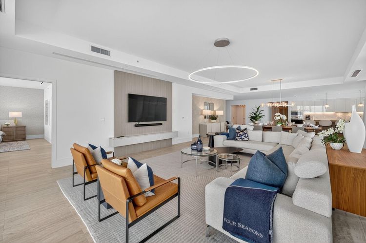 Four Seasons Private Residences #1902 image #12