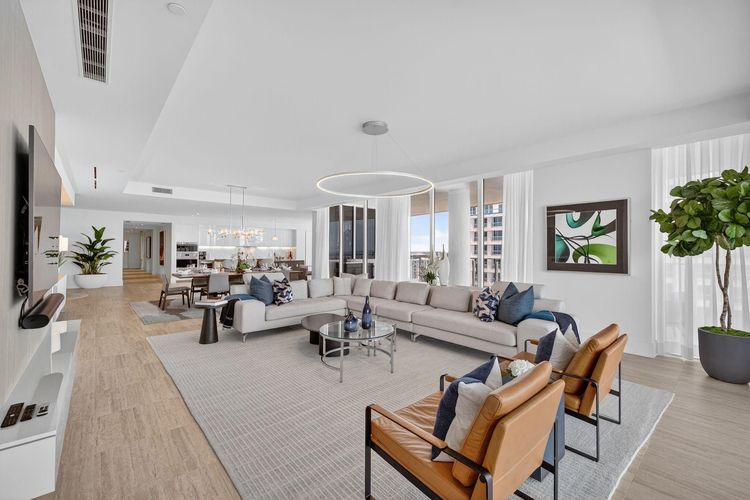Four Seasons Private Residences #1902 image #14