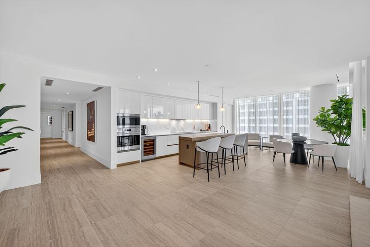 Four Seasons Private Residences #1902 image #18