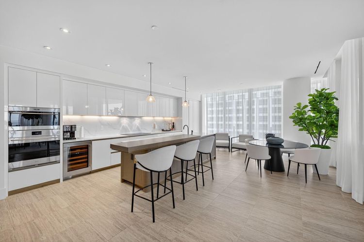 Four Seasons Private Residences #1902 image #19