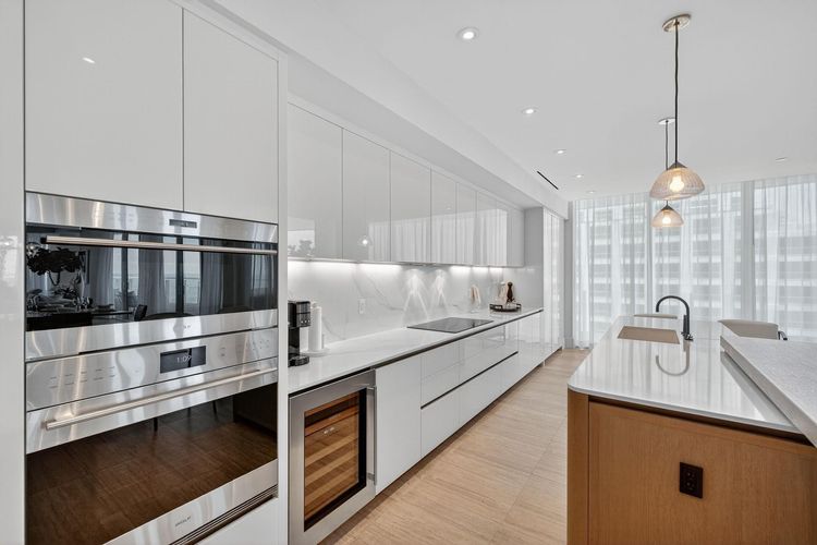 Four Seasons Private Residences #1902 image #22