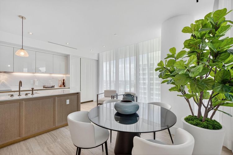 Four Seasons Private Residences #1902 image #30