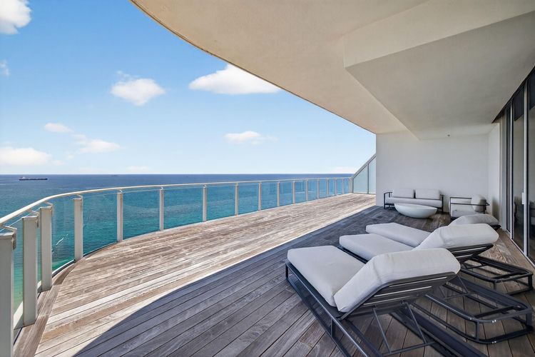 Four Seasons Private Residences #1902 image #45