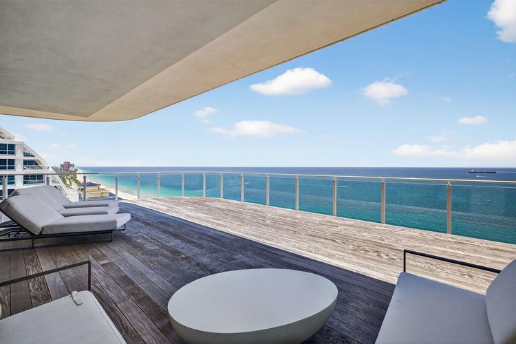 Four Seasons Private Residences #1902 image #46