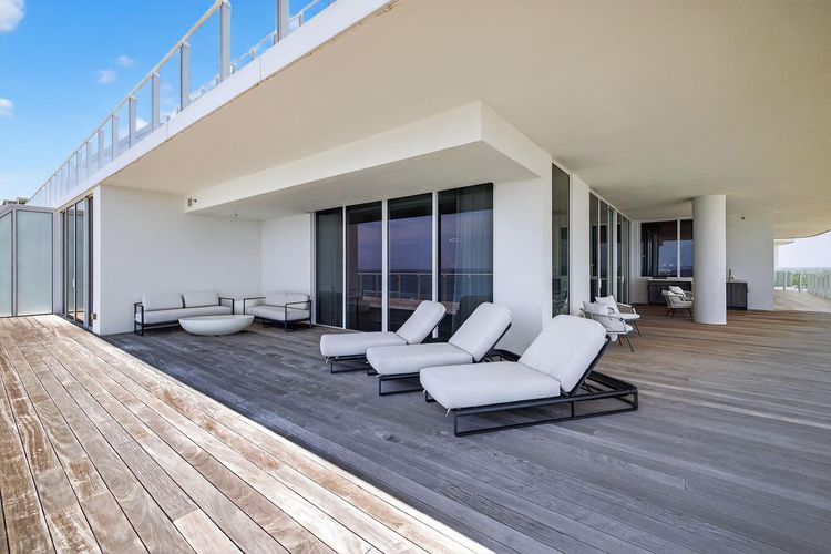 Four Seasons Private Residences #1902 image #48