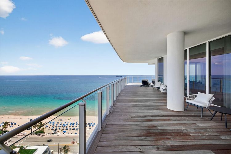 Four Seasons Private Residences #1902 image #50