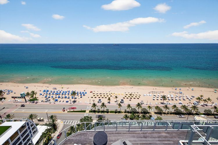 Four Seasons Private Residences #1902 image #54