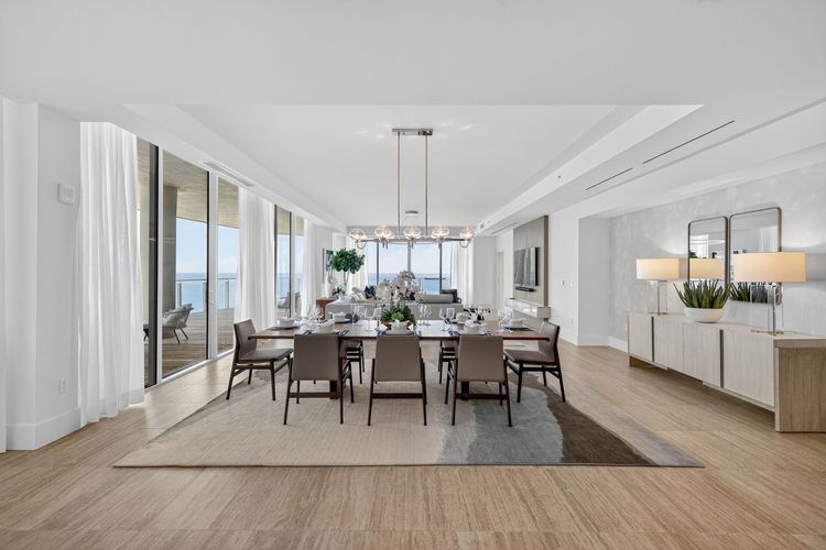 Four Seasons Private Residences #1902 image #6
