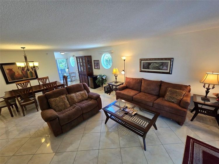 Le Frontenac #301 image #22