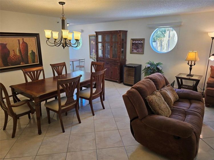 Le Frontenac #301 image #24