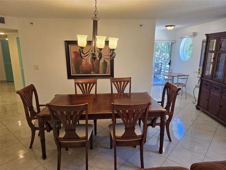 Le Frontenac #301 image #27