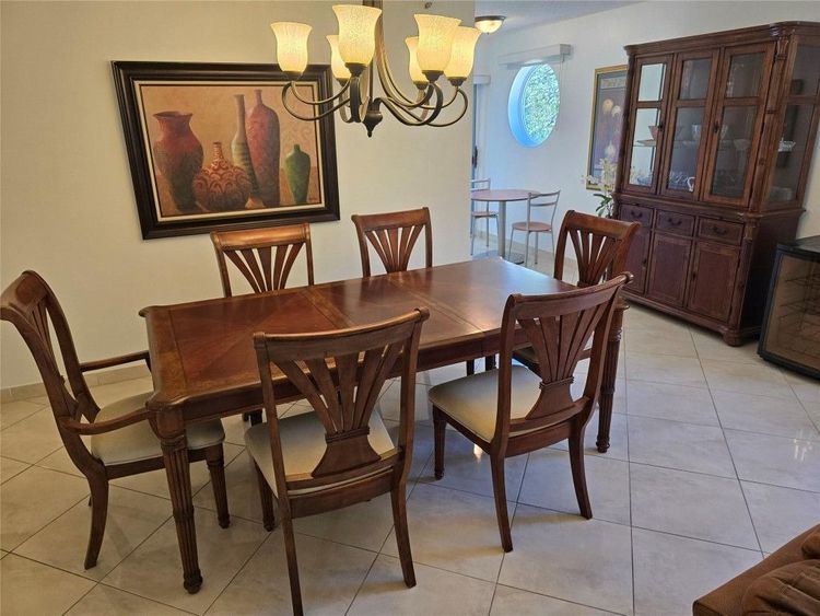 Le Frontenac #301 image #28