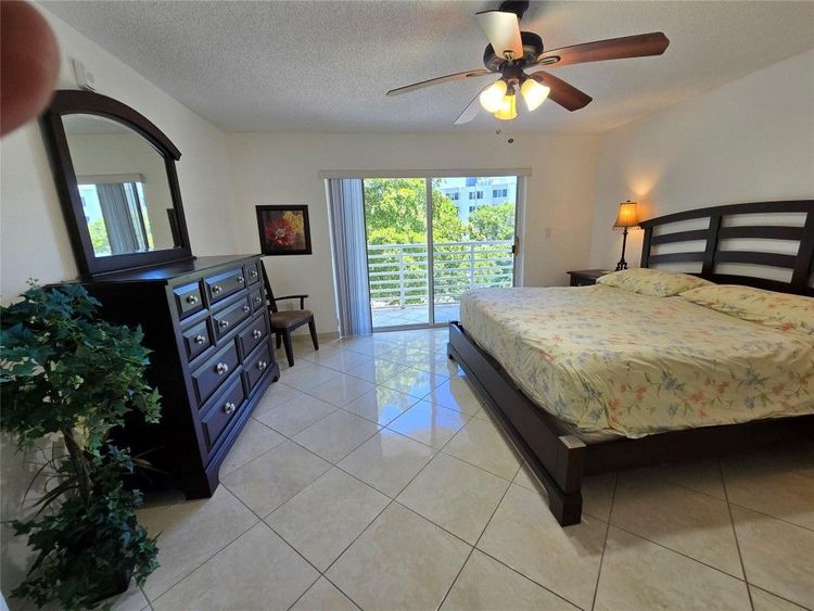 Le Frontenac #301 image #31