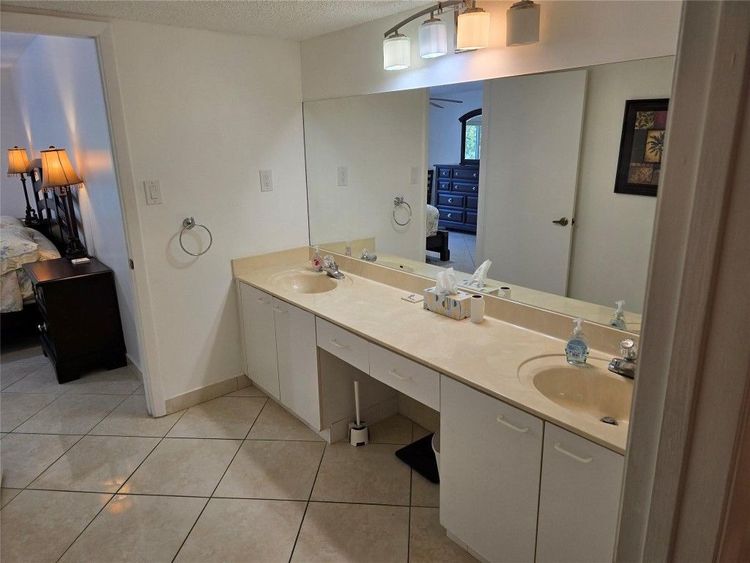 Le Frontenac #301 image #34