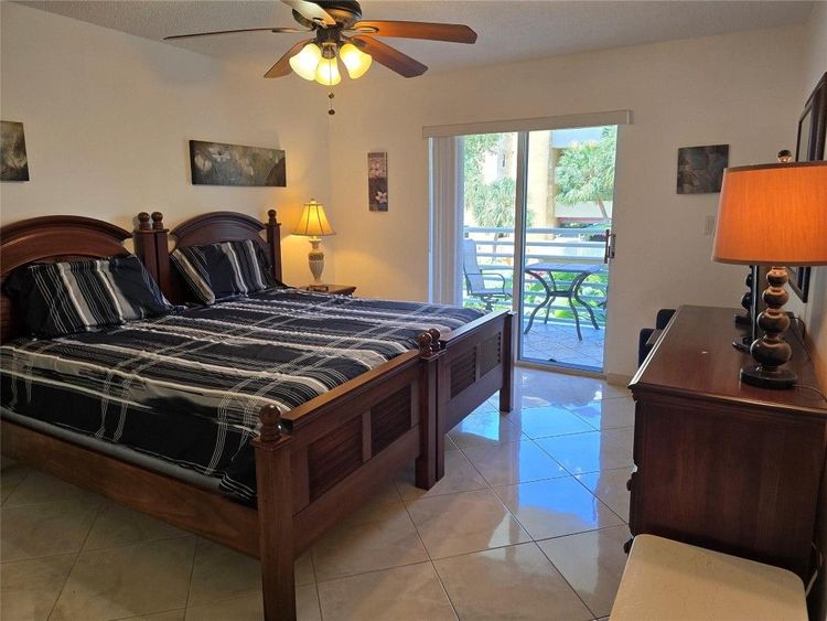 Le Frontenac #301 image #36