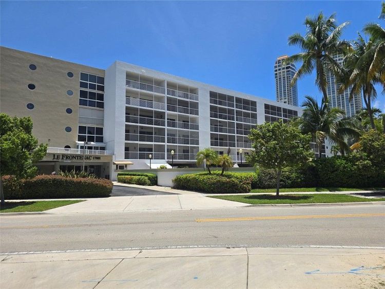 Le Frontenac #301 image #43