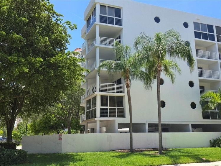 Le Frontenac #301 image #46