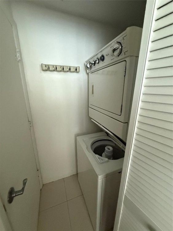 Vizcayne South Tower #2206 image #10