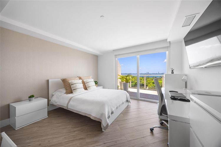 Baltus House #1101 image #18