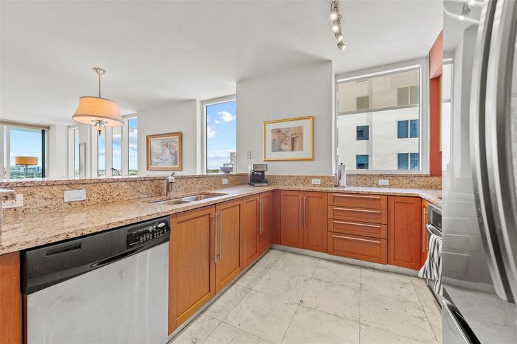Sapphire Condo #701S image #13