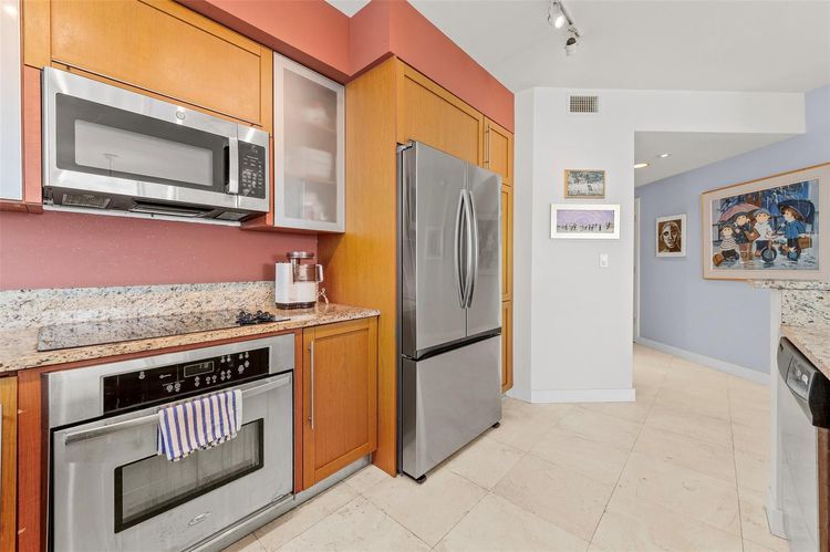 Sapphire Condo #701S image #15