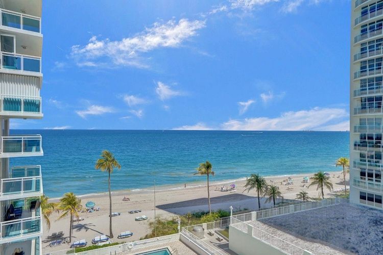 Commodore #708 image #21