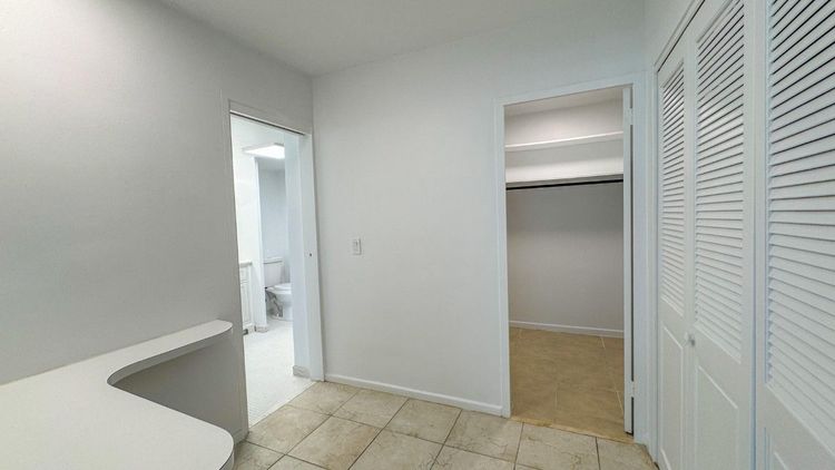 Commodore #708 image #29