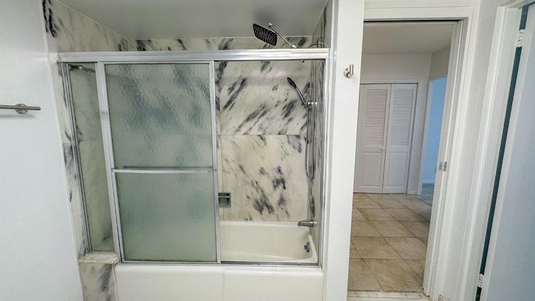 Commodore #708 image #30