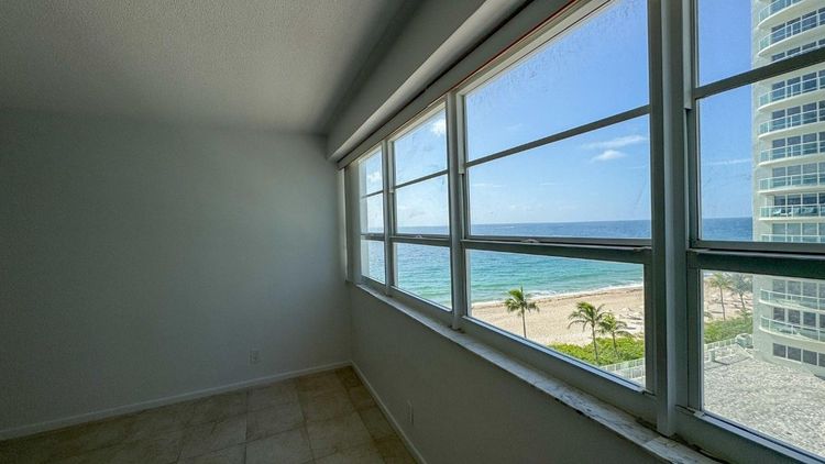 Commodore #708 image #32