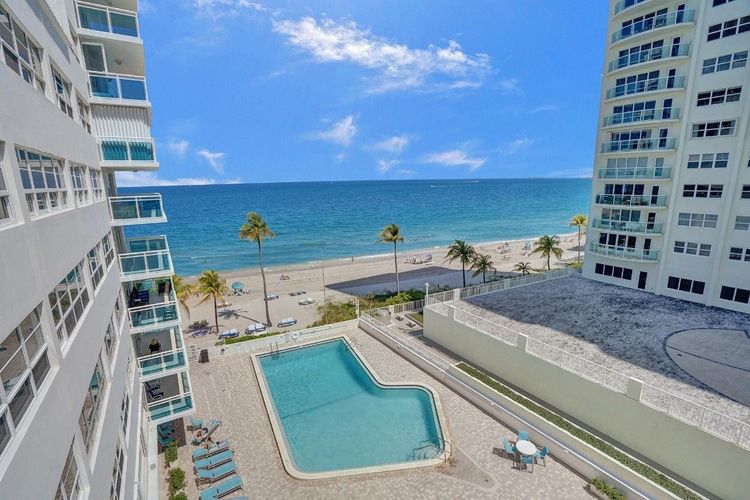 Commodore #708 image #8